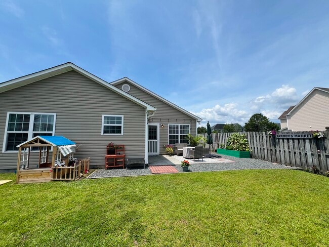 Photo - 522 Foxfield Ct