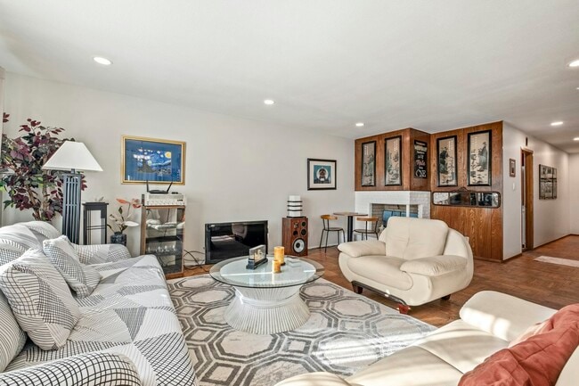 Photo - 611 Blanken Ave