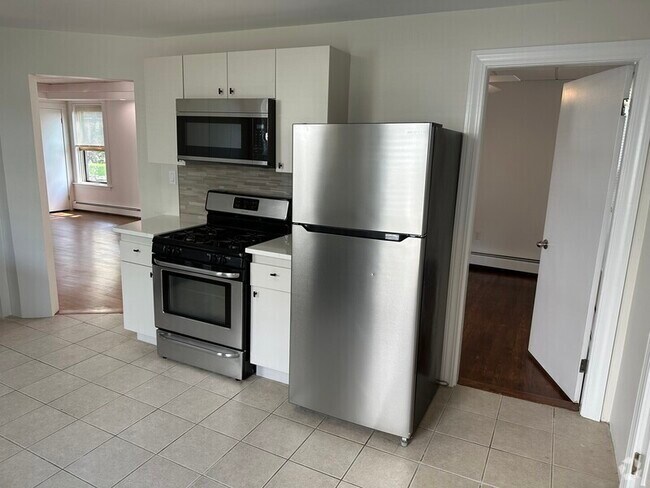 Building Photo - 83 Leyden St Unit 1 Rental