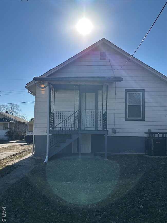 Photo - 6507 Leschen Ave