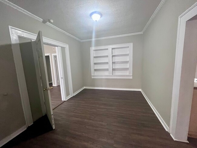 Photo - 305 Warpath Rd