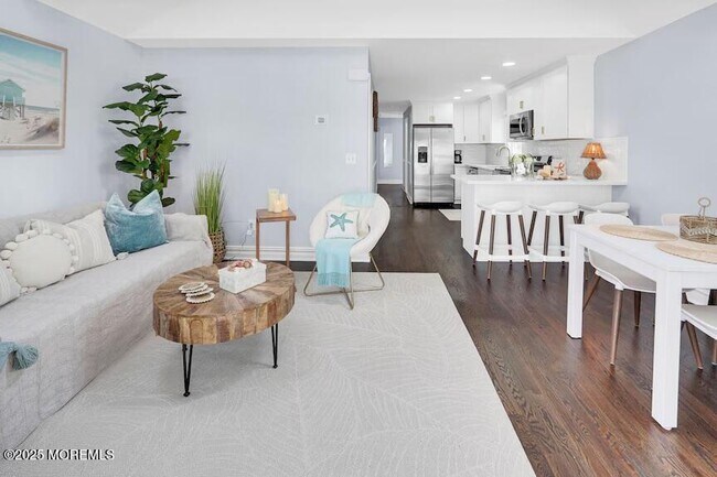 Photo - 639 Redmond Ave