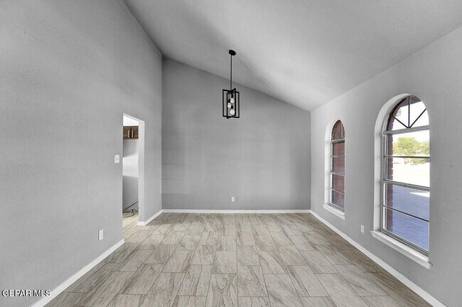 Photo - 3709 Roslyn Dr