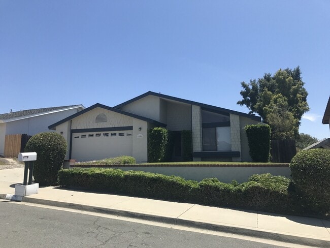 Photo - $4,200 p/mo - 3br/2ba in one of Oceanside's finest neighborhoods