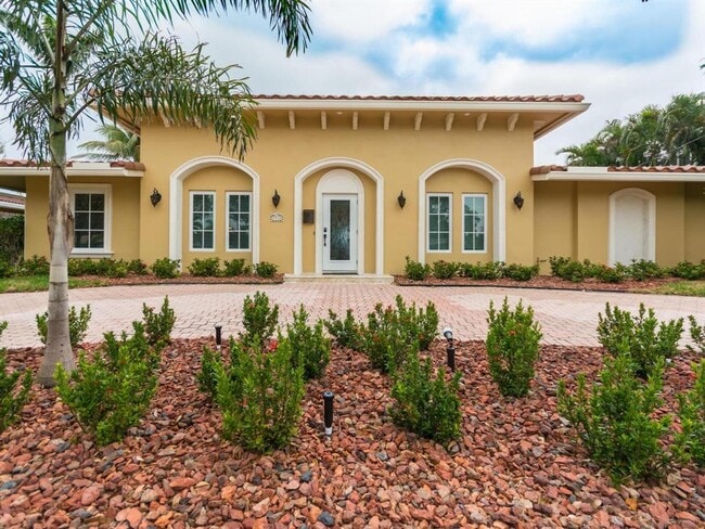 Building Photo - 4930 NE 27th Ave