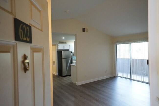 Photo - NO SHOWINGS UNTIL 8/1/2024 Unidad 622 - Bldg #6