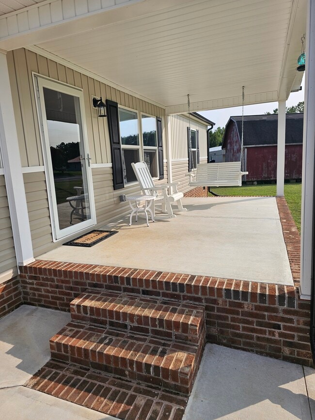 Photo - 737 Long Branch Rd