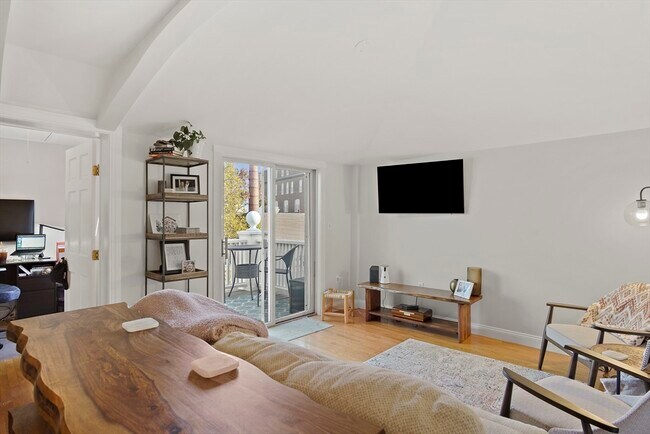 Photo - 266 Essex St Unit 6