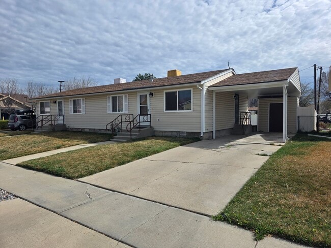 Building Photo - Duplex Unit 215 S 600 W