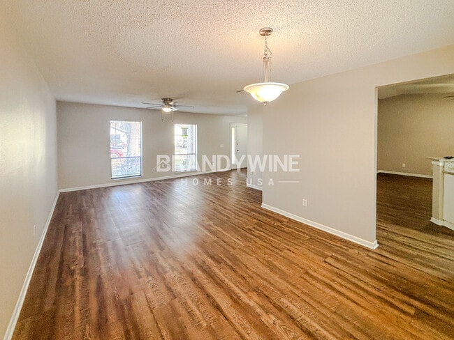 Photo - 734 Sandy Creek Dr