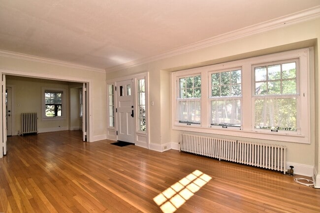 Living Room - 3180 Chadbourne Rd