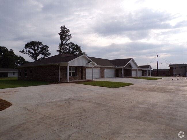 Building Photo - Shady Oak Apartments, Lowe Drive, Enterpri... Unit 323 Lowe Drive #4