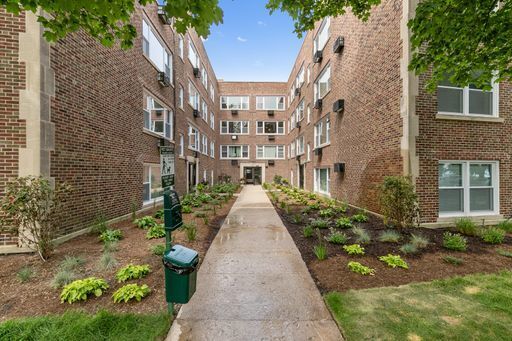Building Photo - 7634 N Eastlake Terrace Unit 3S Rental