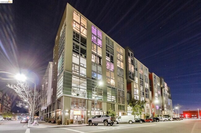 Photo - 311 Oak St Unidad 735