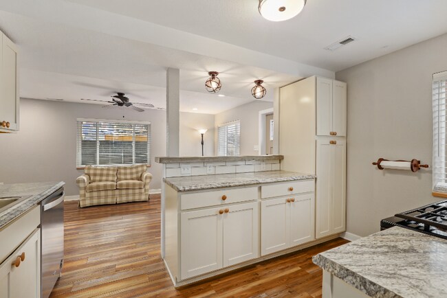 Photo - 616 2nd St Unidad B