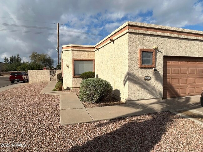 Photo - 2120 N Yucca Ct