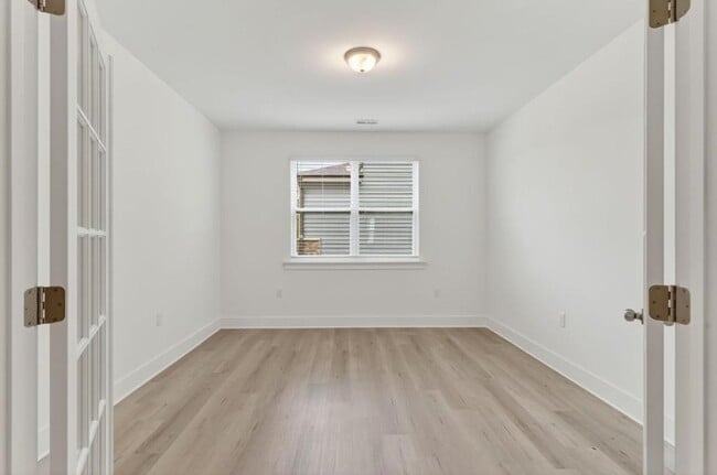 Photo - 163 Little Crk Dr