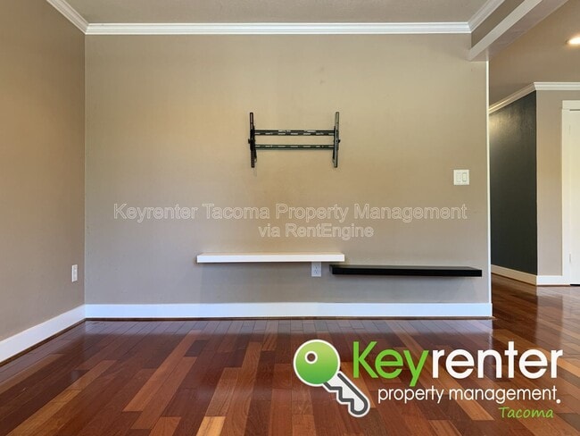 Photo - 1355 E 44th St