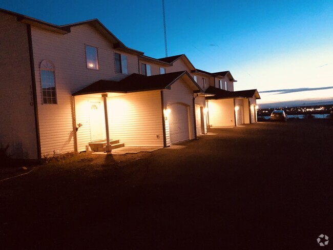 Building Photo - 1310 S Skyline Dr Unit A Rental