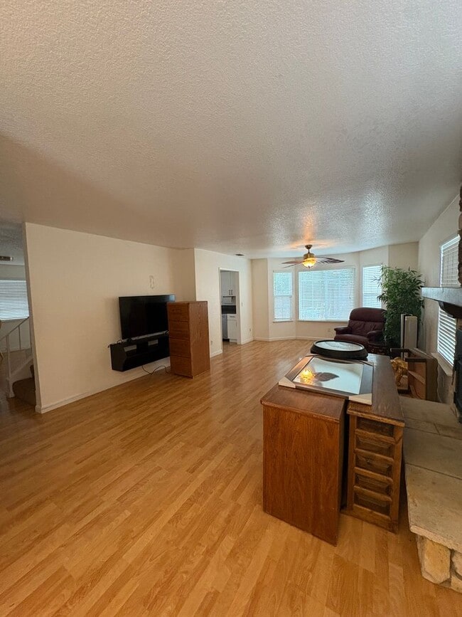 Photo - 4 Bedroom Home