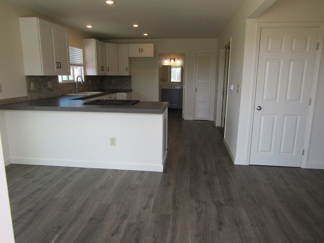 Photo - Country Cottage- Water Included!