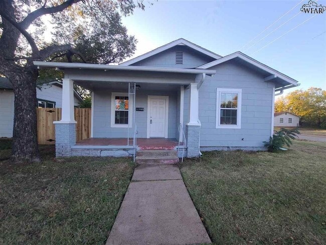 Building Photo - 2000 Fillmore St