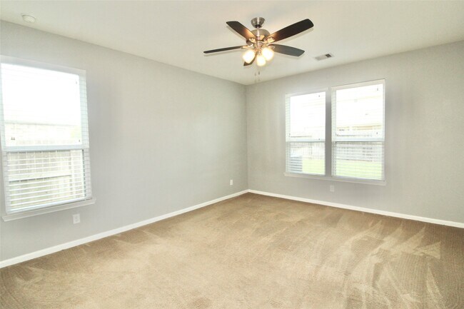 Building Photo - 25418 Junction Meadow Trail Rental