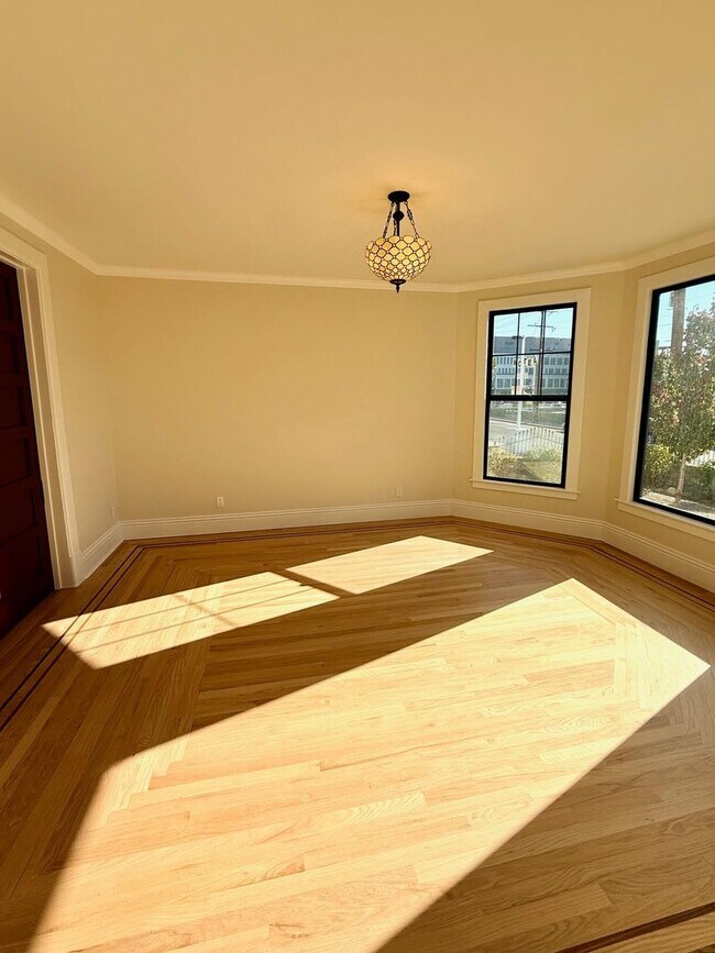 Photo - Beautifully Renovated 2 Bed, 1 Bath Near UNR – 900 Sq Ft Unit 1