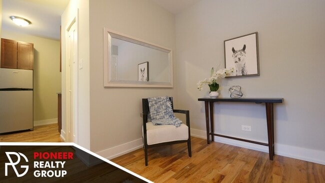 908 W George St Unit 3