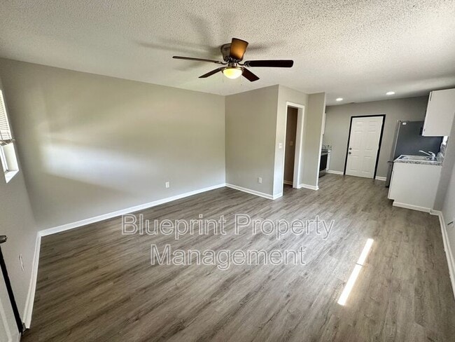 Building Photo - 7703 Rugby Ave Rental