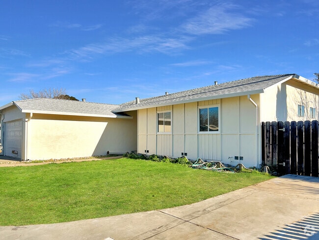 Building Photo - 265 Yosemite dr Rental