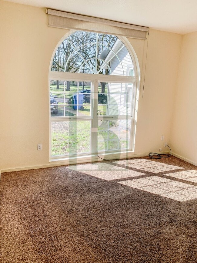 Photo - Berg- TriPlex on Lee St SE #10095 Unidad 2219 Lee St SE