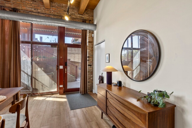 Photo - 1061 W 16th St Unit 111