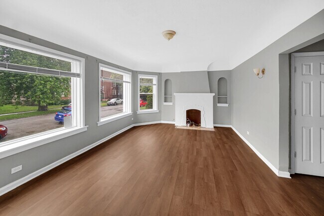 Photo - 1126 E 81st Pl Condo Unit 1