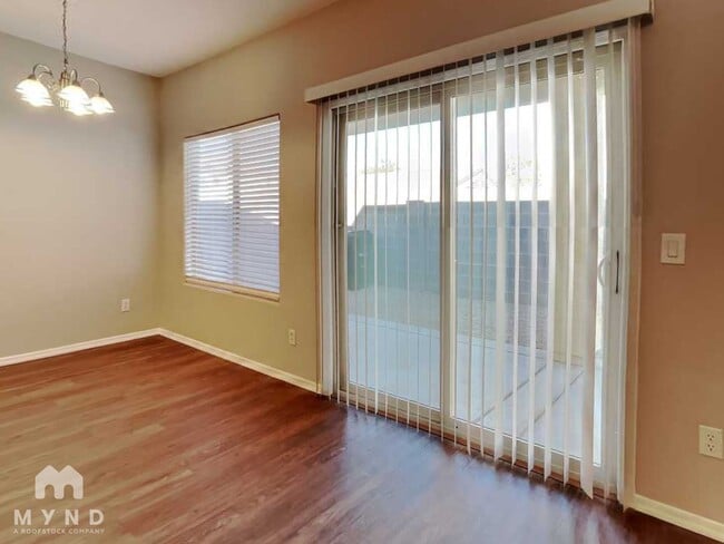 Photo - 506 W Gary Way