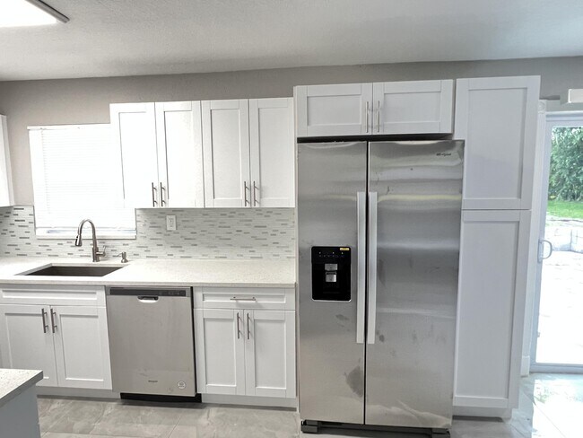 Photo - 4696 Collier Rd