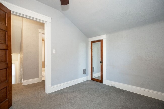 Photo - 3 Bedroom Lakewood Single House!