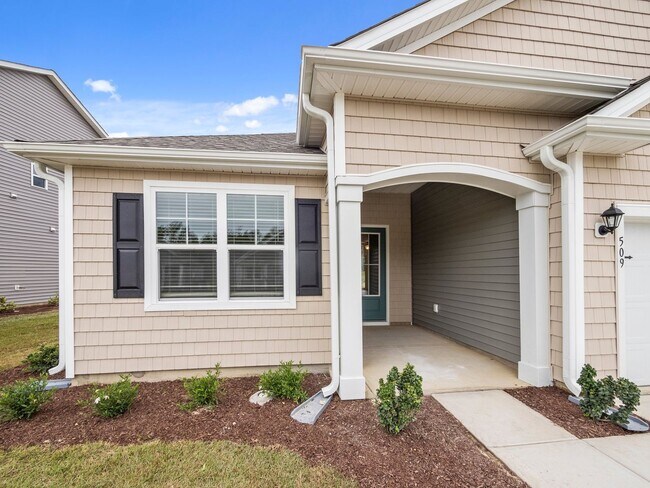 Photo - 3 Bedroom Home in WATERSIDE!