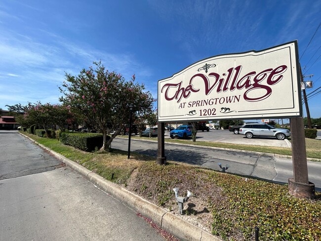 Photo - 1202 Thorpe Lane Unit 308