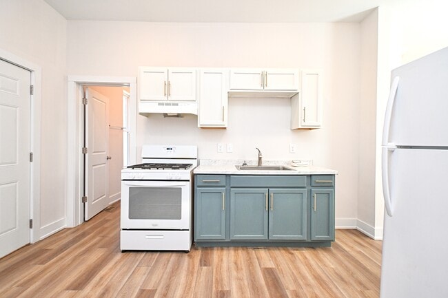 Photo - 4151 Chambers St