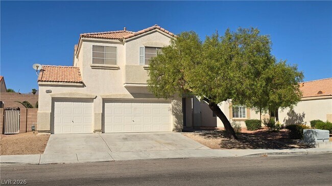 3902 W El Campo Grande Ave