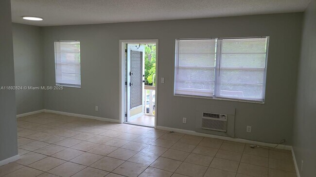 Photo - 287 Norwich L Unit 287