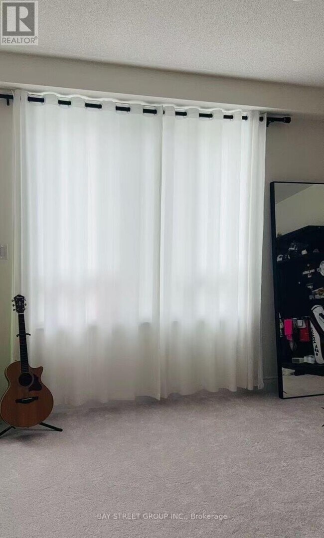 Photo - 255 Tennant Cir