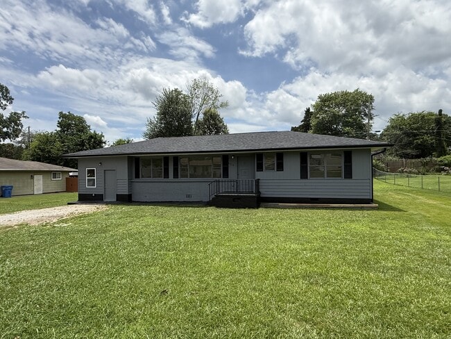Building Photo - 4314 Shawnee Cir