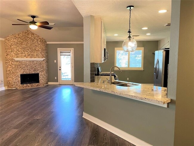 Photo - 15122 Red Cedar Cove Ln Casa