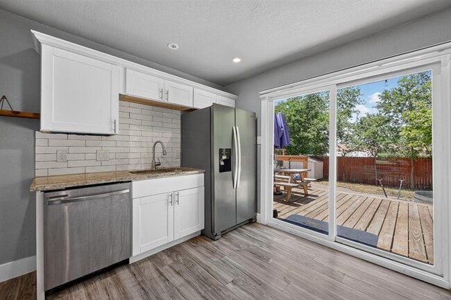 Photo - 2321 Lakehurst Dr