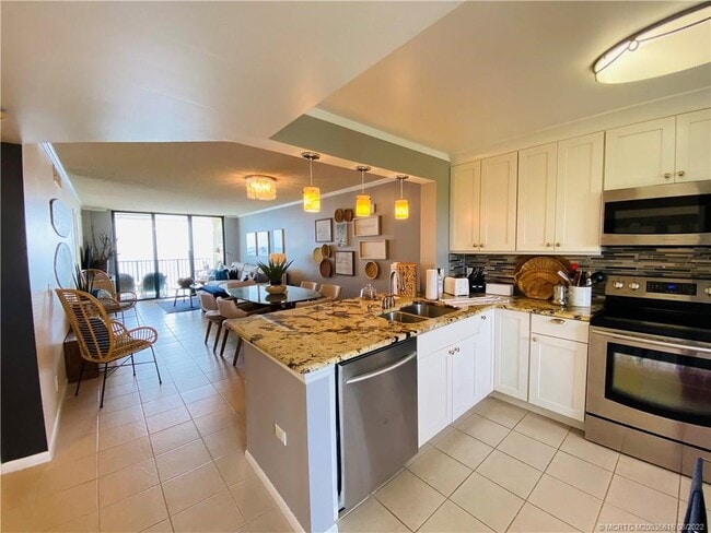 Building Photo - 7380 S Ocean Dr Unit 718A Rental