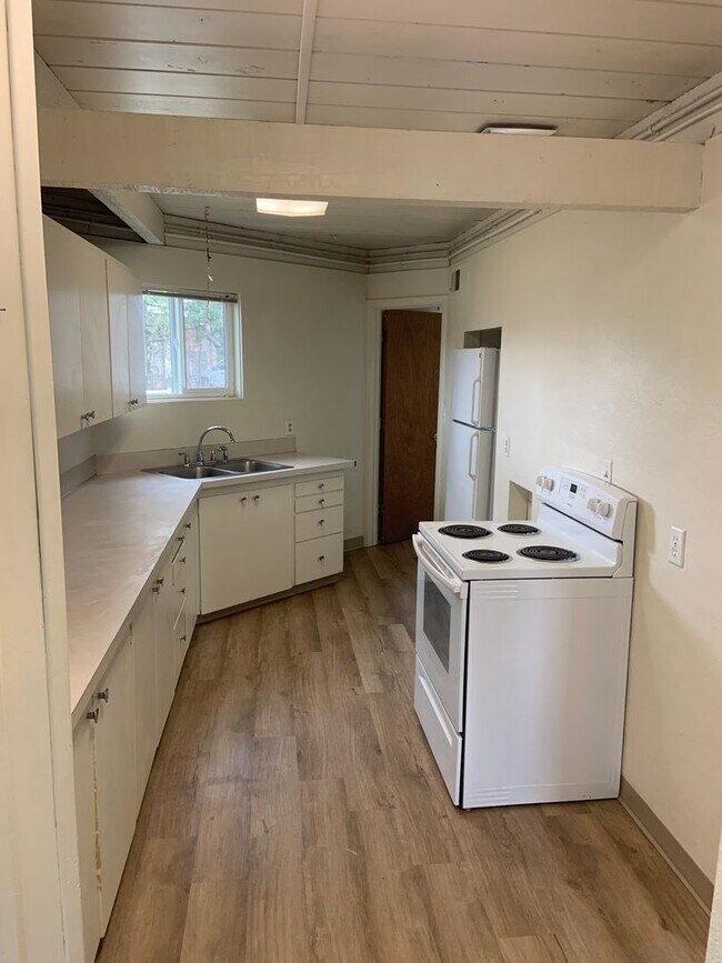 Photo - 3 Bedroom 1 Bathroom House in Great Location