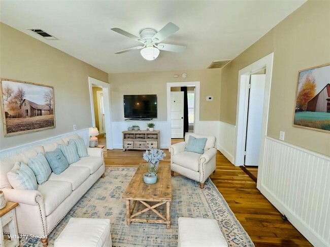 206 S Elm St