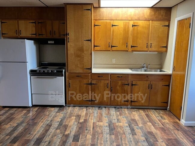 Building Photo - 101 N Centre Ave Unit 7